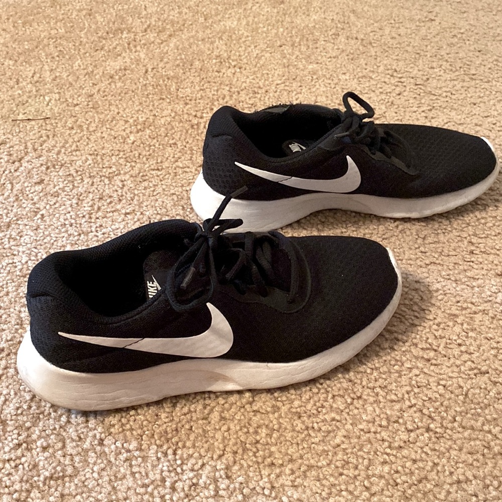 Nike 8.5 sneakers black